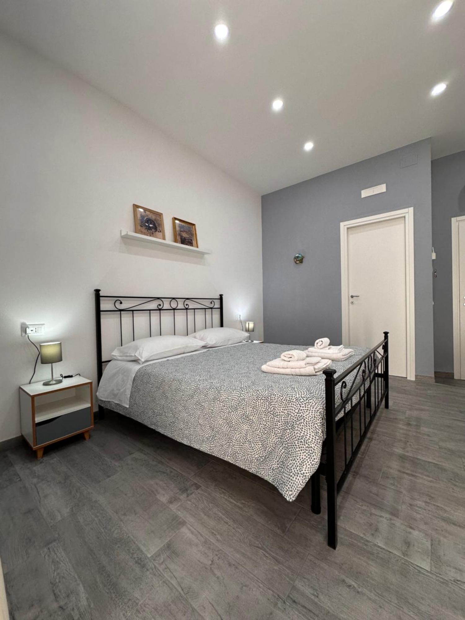 B&B I Tre Santi Napoli Ngoại thất bức ảnh