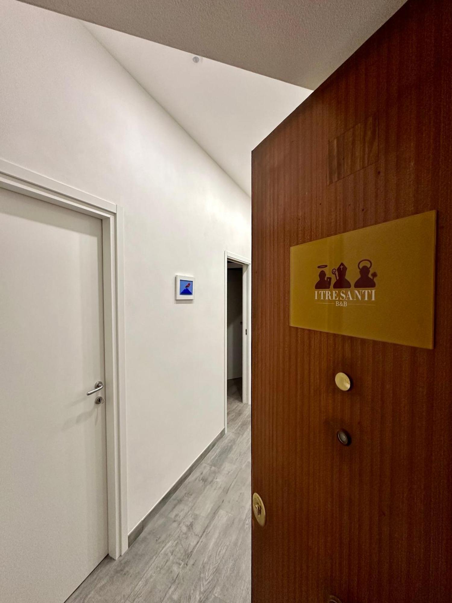 B&B I Tre Santi Napoli Ngoại thất bức ảnh